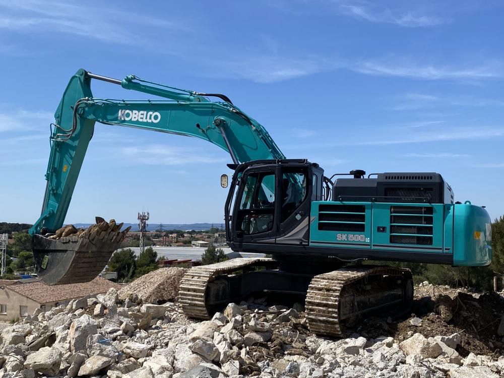 Dimensiones de la excavadora hidráulica Kobelco SK200-8
